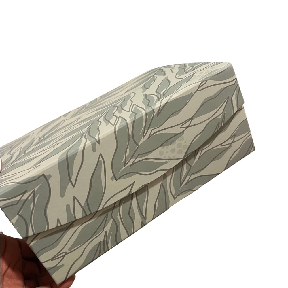 The Spring Shop Leaf Design Box